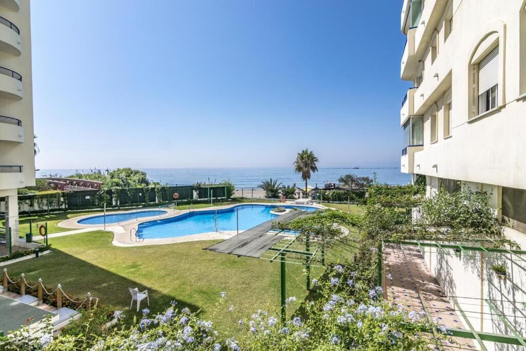 Apartamento Pie De Playa Con Piscina: Banana Beach.
