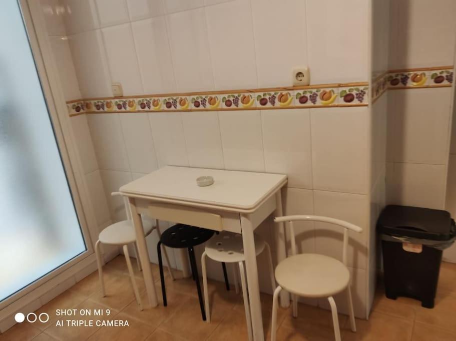 Pie De Playa Con Piscina: Banana Beach. Apartamento