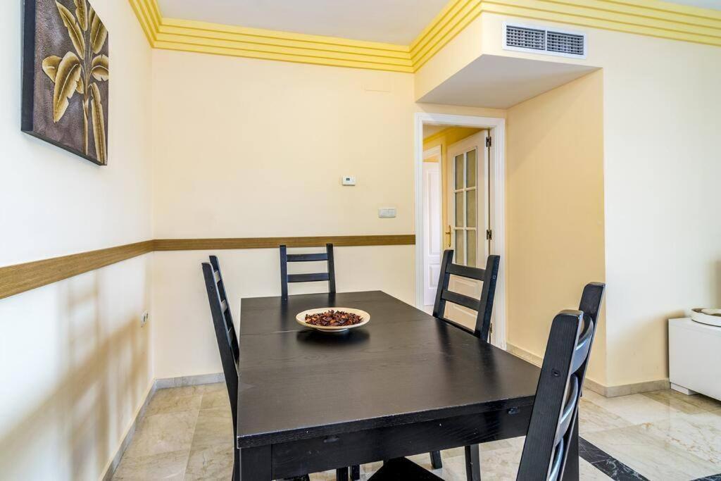 Pie De Playa Con Piscina: Banana Beach. Apartamento *
