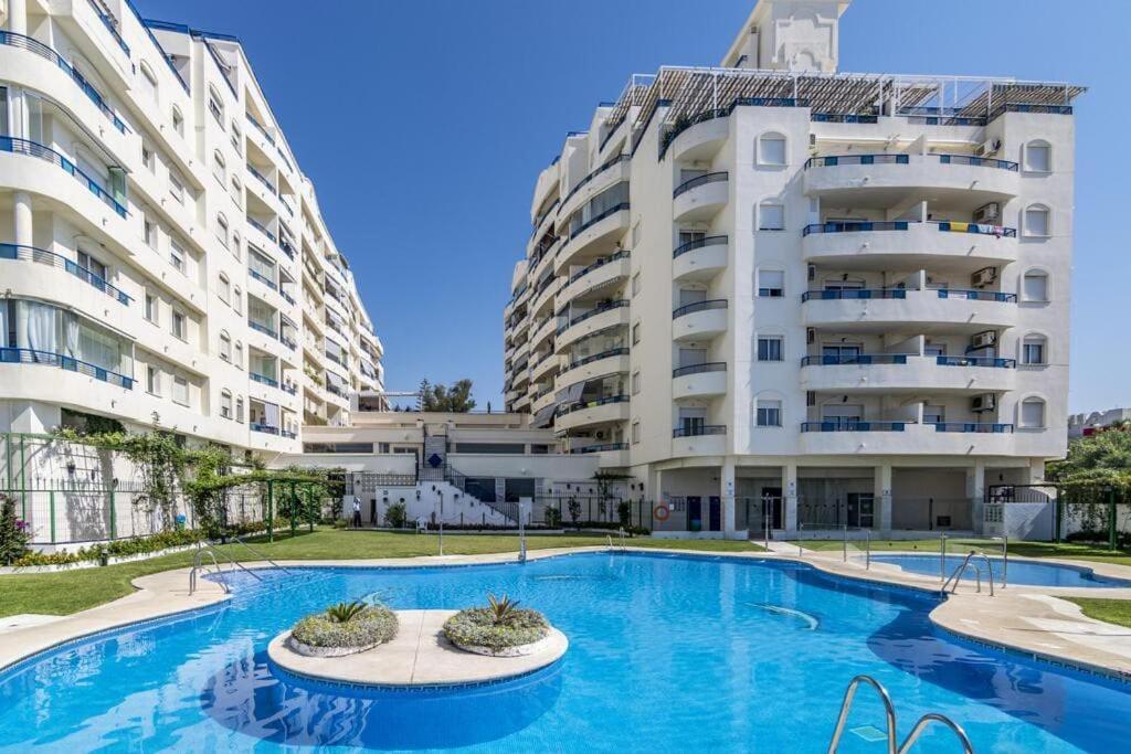 Pie De Playa Con Piscina: Banana Beach. Apartamento *